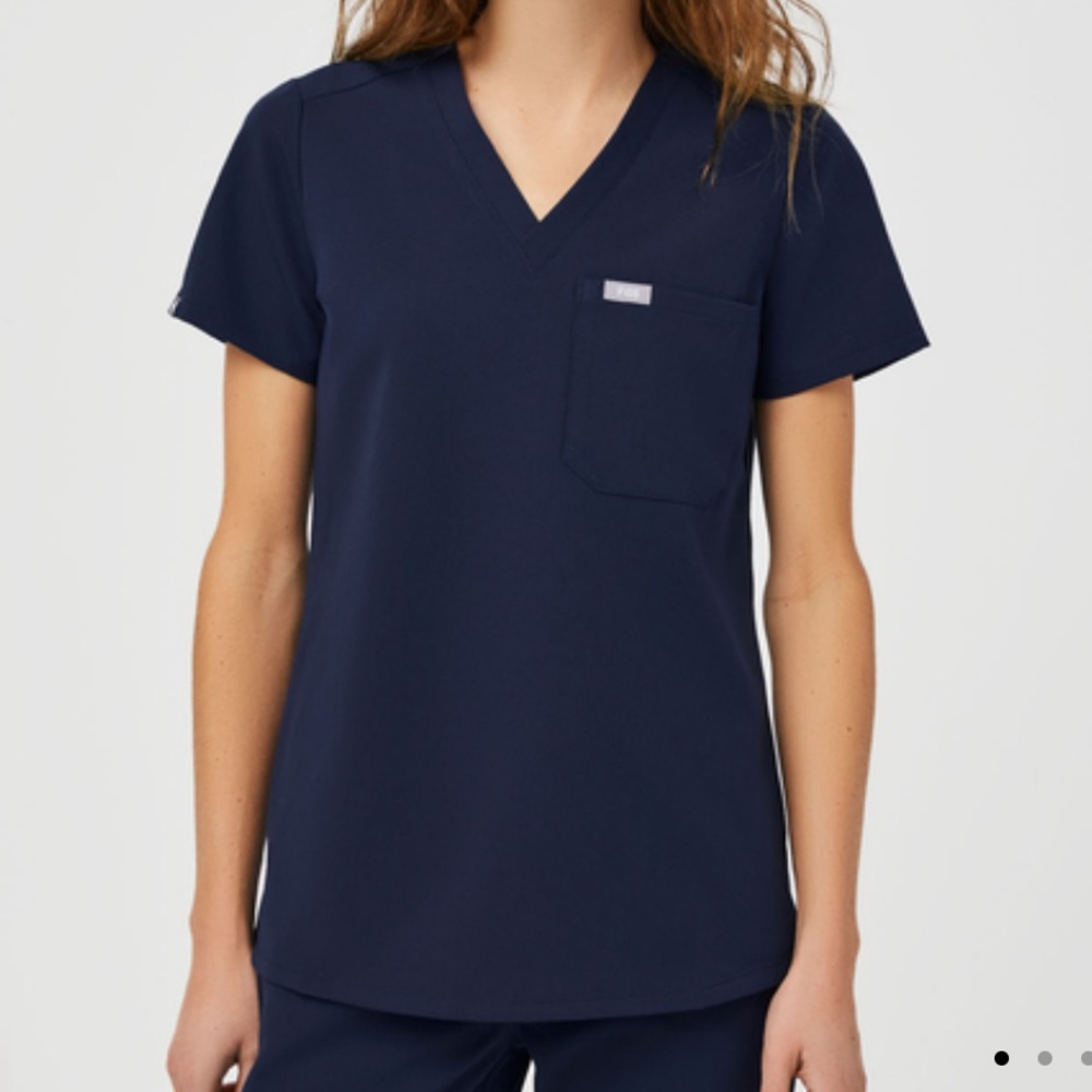 FIGS Women’s Catarina One Pocket Scrub Top